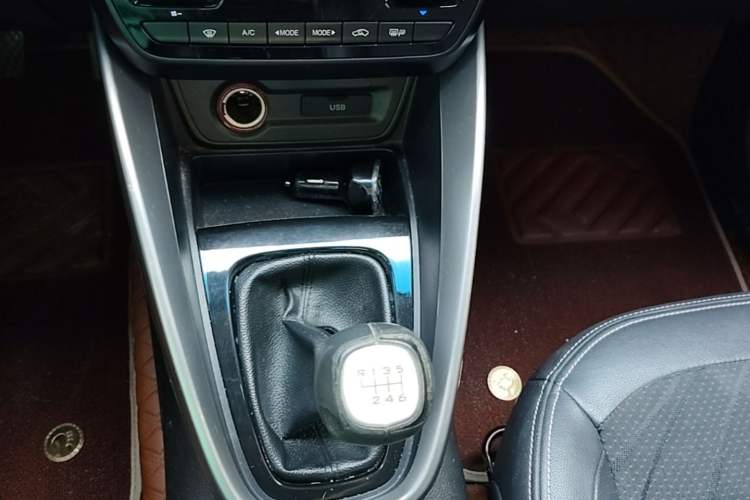 Used Baojun 510 2017 1.5L Manual Fashion Model Gear Lever