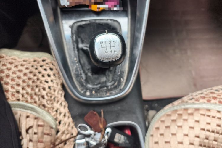 Used Baojun 510 2017 1.5L Manual Luxury Model Gear Lever