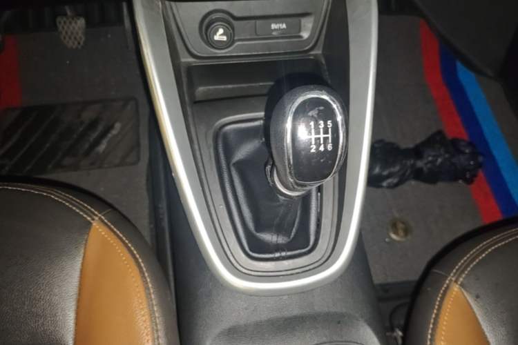 Used Baojun 510 2017 1.5L manual Comfort trim Gear Lever