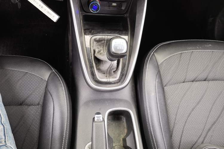 Used Baojun 510 2017 1.5L Manual Fashion Model Gear Lever