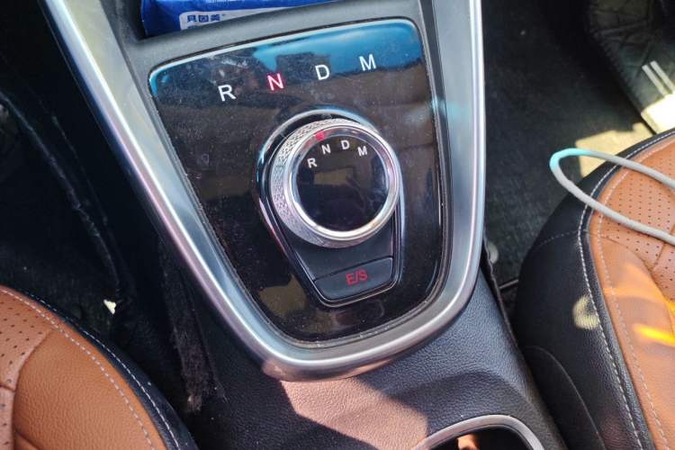 Used Baojun 510 2017 1.5L Automatic Luxury Model Gear Lever