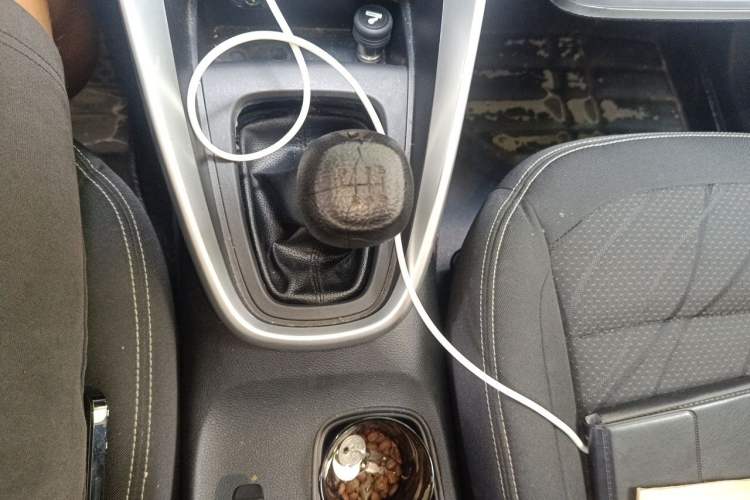 Used Baojun 510 2017 1.5L manual Comfort trim Gear Lever