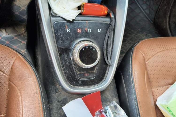 Used Baojun 510 2017 1.5L Automatic Luxury Model Gear Lever