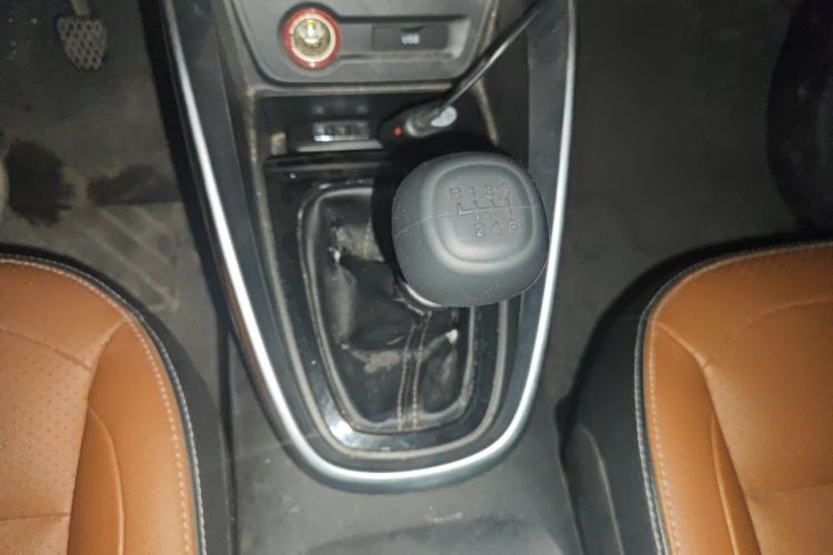 Used Baojun 510 2017 1.5L Manual Luxury Model Gear Lever