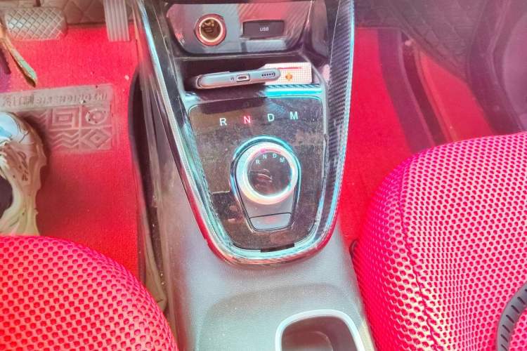 Used Baojun 510 2017 1.5L Automatic Fashion Model Gear Lever