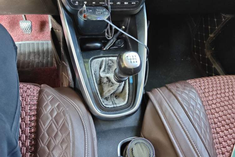 Used Baojun 510 2017 1.5L Manual Luxury Model Gear Lever