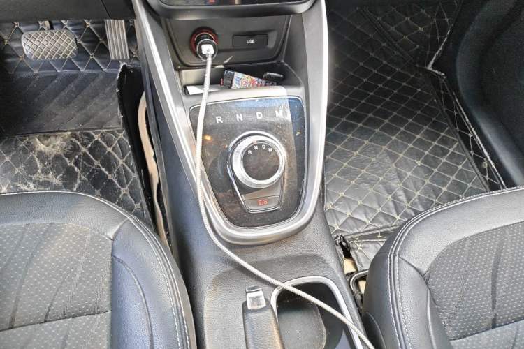 Used Baojun 510 2017 1.5L Automatic Fashion Model Gear Lever