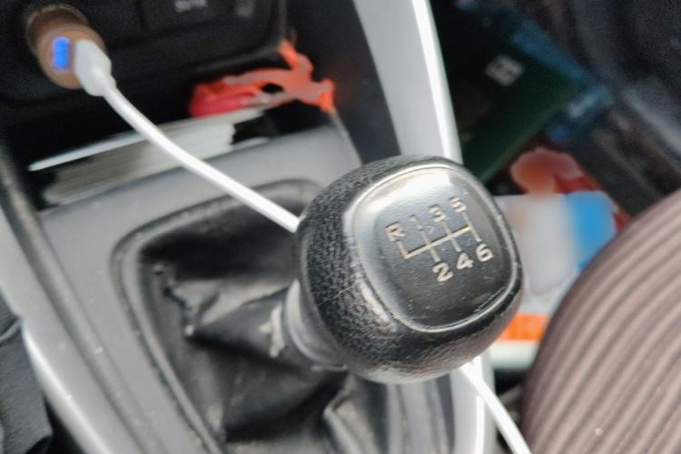 Used Baojun 510 2017 1.5L manual Comfort trim Gear Lever