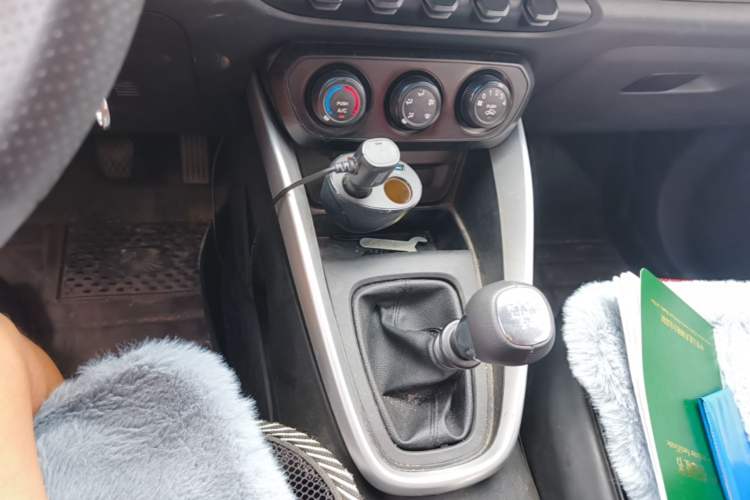 Used Baojun 510 2017 1.5L manual Comfort trim Gear Lever
