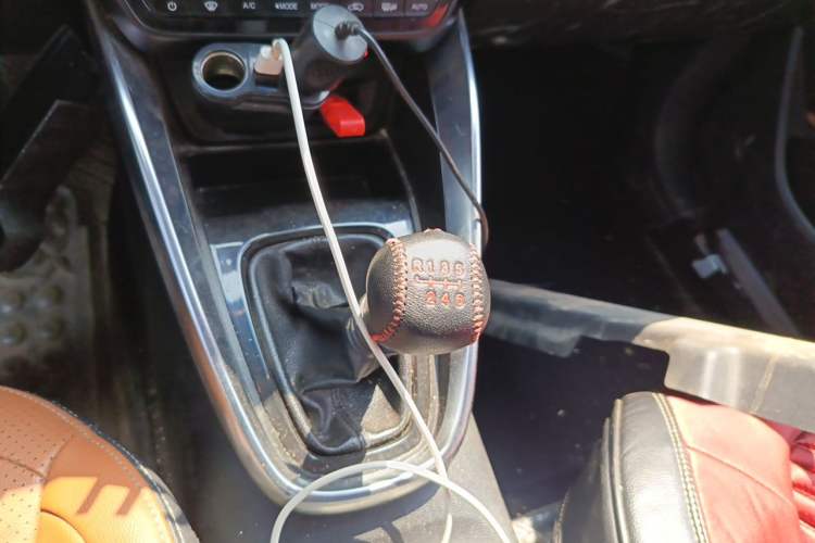 Used Baojun 510 2017 1.5L Manual Luxury Model Gear Lever