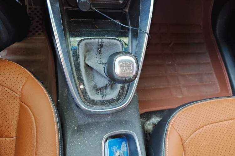Used Baojun 510 2017 1.5L Manual Luxury Model Gear Lever