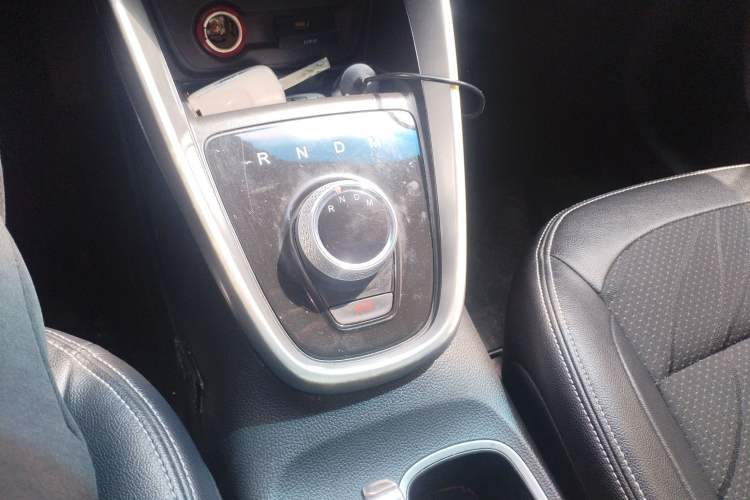 Used Baojun 510 2017 1.5L Automatic Fashion Model Gear Lever