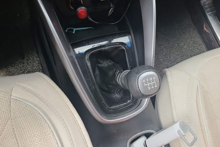 Used Baojun 510 2017 1.5L Manual Fashion Model Gear Lever