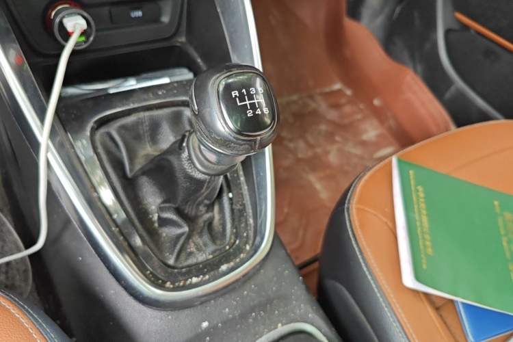 Used Baojun 510 2017 1.5L Manual Luxury Model Gear Lever