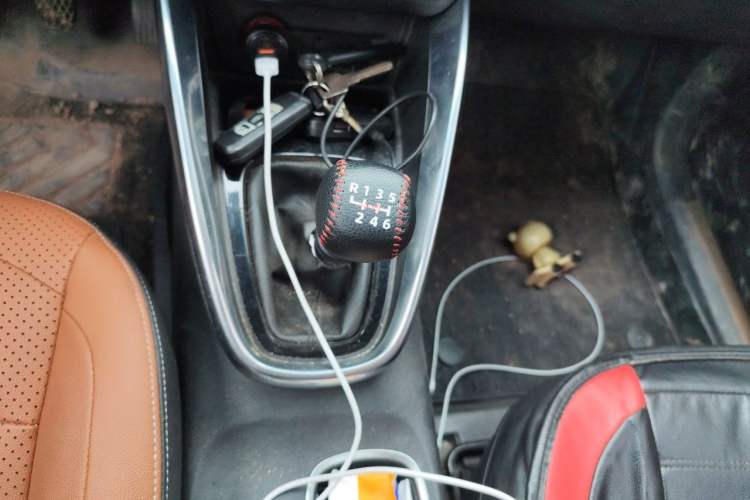 Used Baojun 510 2017 1.5L Manual Luxury Model Gear Lever