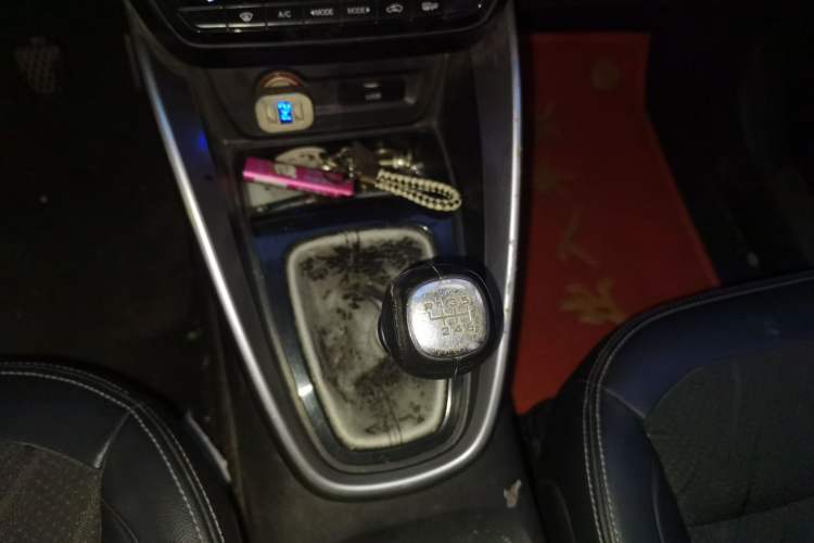 Used Baojun 510 2017 1.5L manual Comfort trim Gear Lever