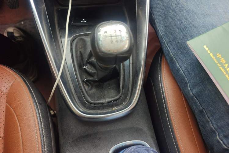 Used Baojun 510 2017 1.5L Manual Luxury Model Gear Lever