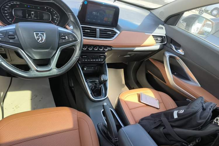 Used Baojun 510 2017 1.5L Manual Luxury Model Gear Lever