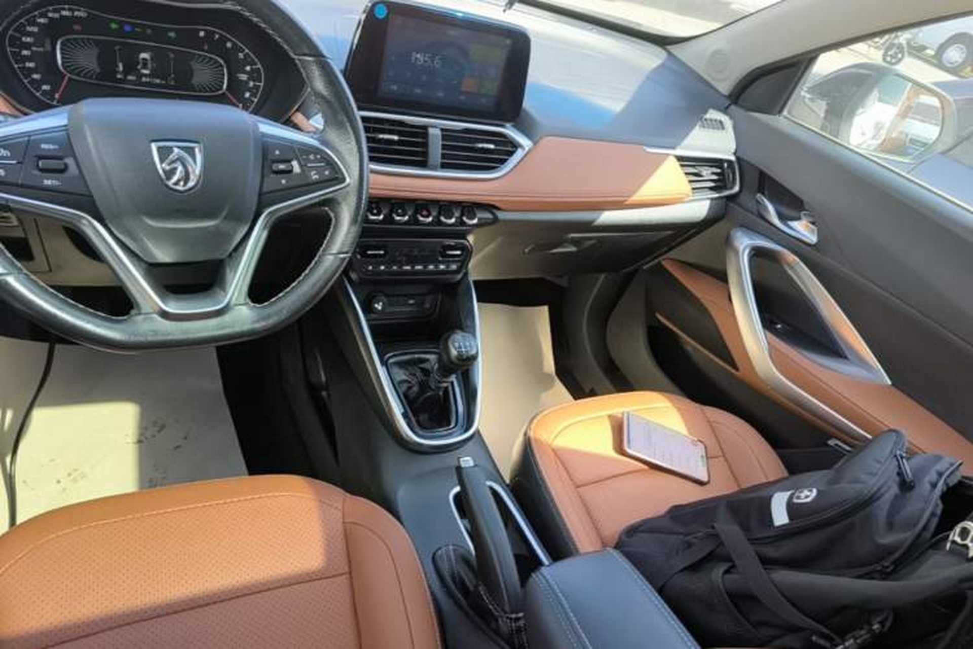 Used Baojun 510 2017 1.5L Manual Luxury Model Gear Lever