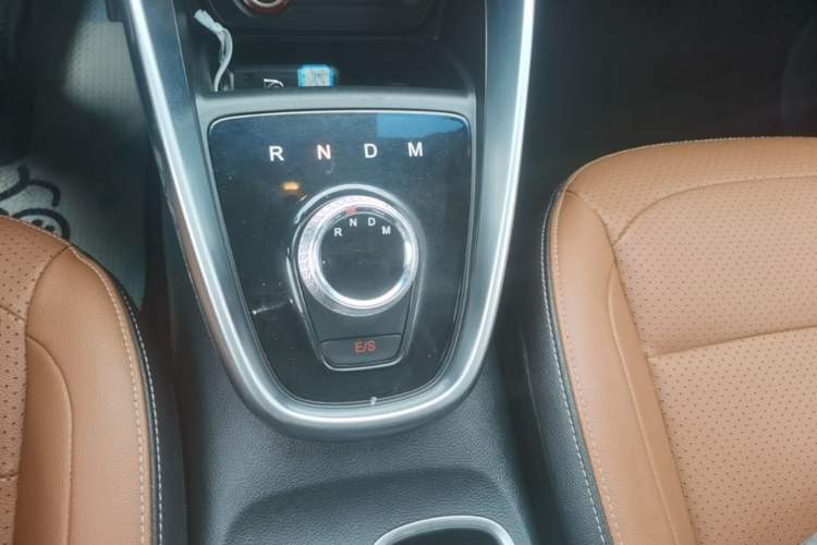 Used Baojun 510 2017 1.5L Automatic Luxury Model Gear Lever