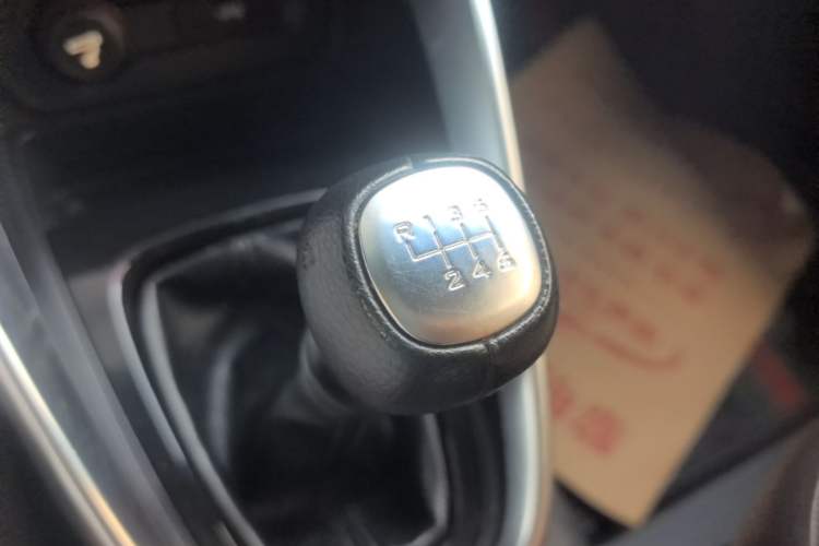 Used Baojun 510 2017 1.5L Manual Luxury Model Gear Lever