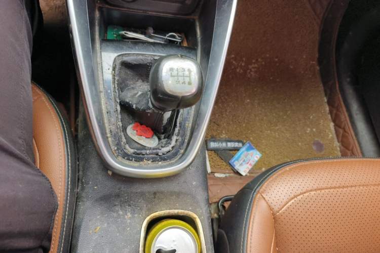 Used Baojun 510 2017 1.5L Manual Luxury Model Gear Lever