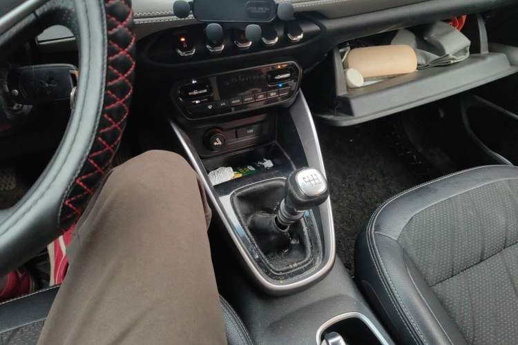 Used Baojun 510 2017 1.5L Manual Fashion Model Gear Lever