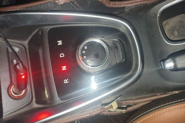 Used Baojun 510 2017 1.5L Automatic Luxury Model Gear Lever