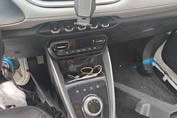 Used Baojun 510 2017 1.5L Automatic Fashion Model Gear Lever