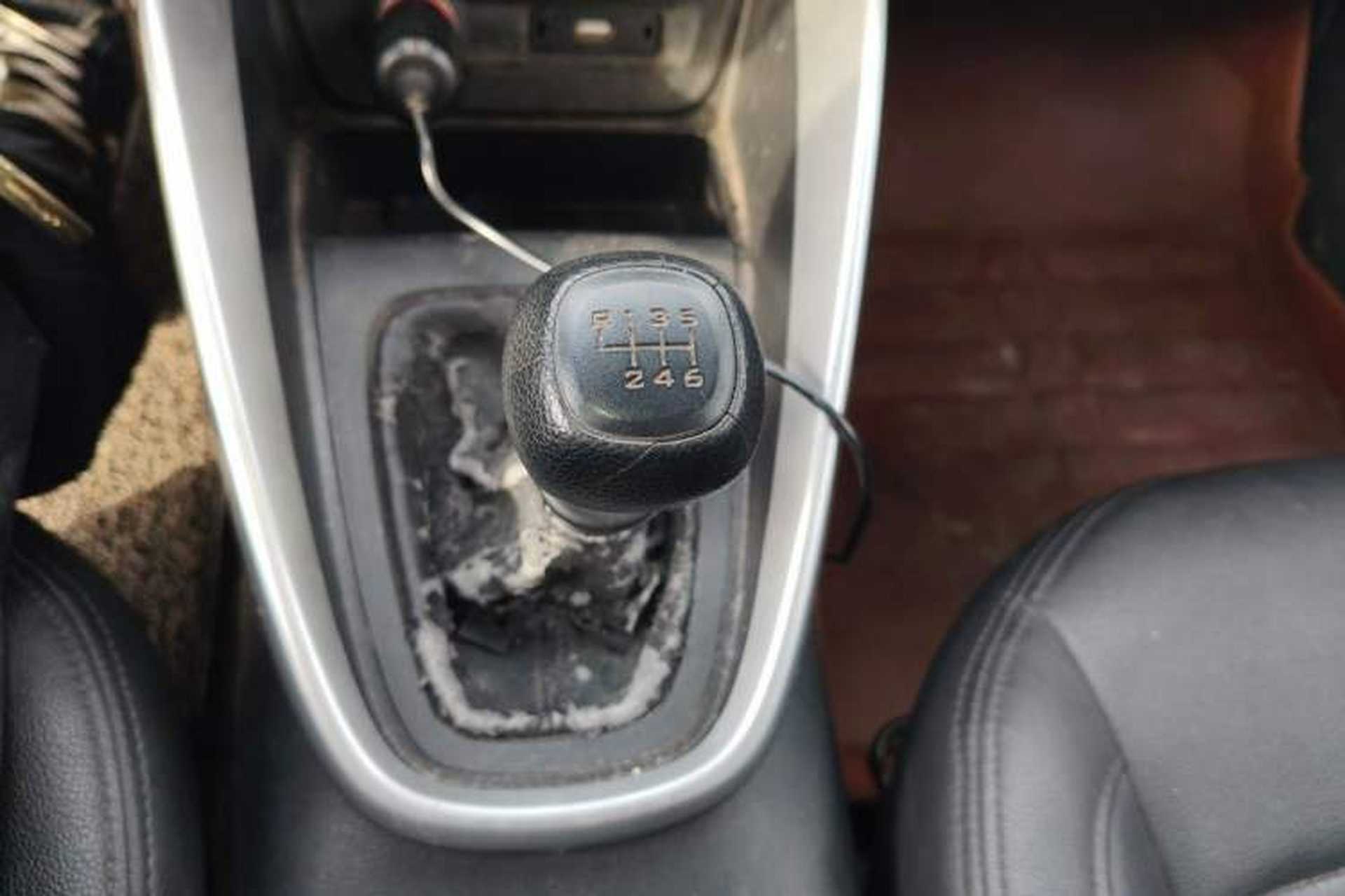 Used Baojun 510 2017 1.5L manual Comfort trim Gear Lever