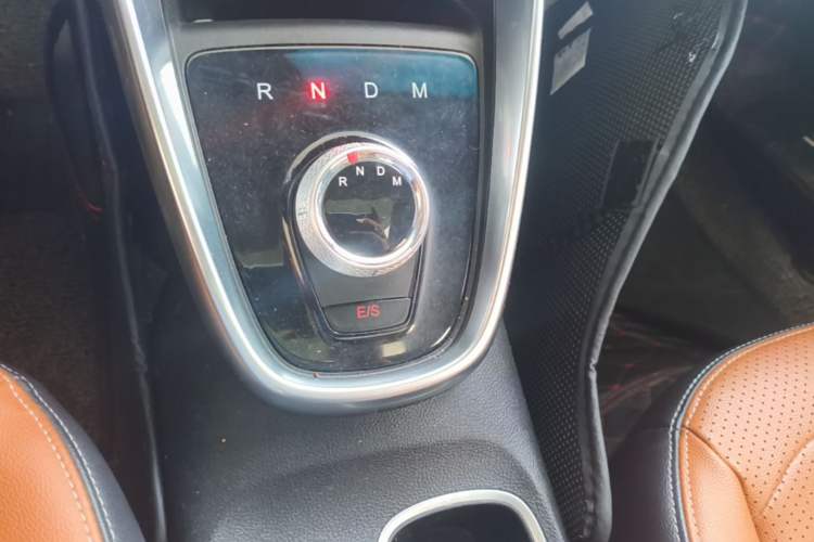 Used Baojun 510 2017 1.5L Automatic Luxury Model Gear Lever