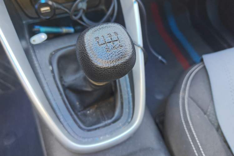 Used Baojun 510 2017 1.5L manual Comfort trim Gear Lever