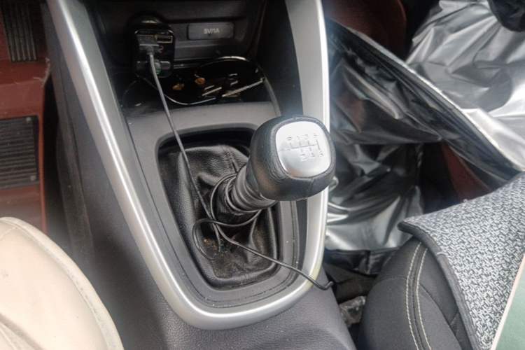Used Baojun 510 2017 1.5L manual Comfort trim Gear Lever