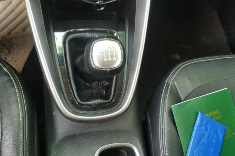 Used Baojun 510 2017 1.5L Manual Fashion Model Gear Lever