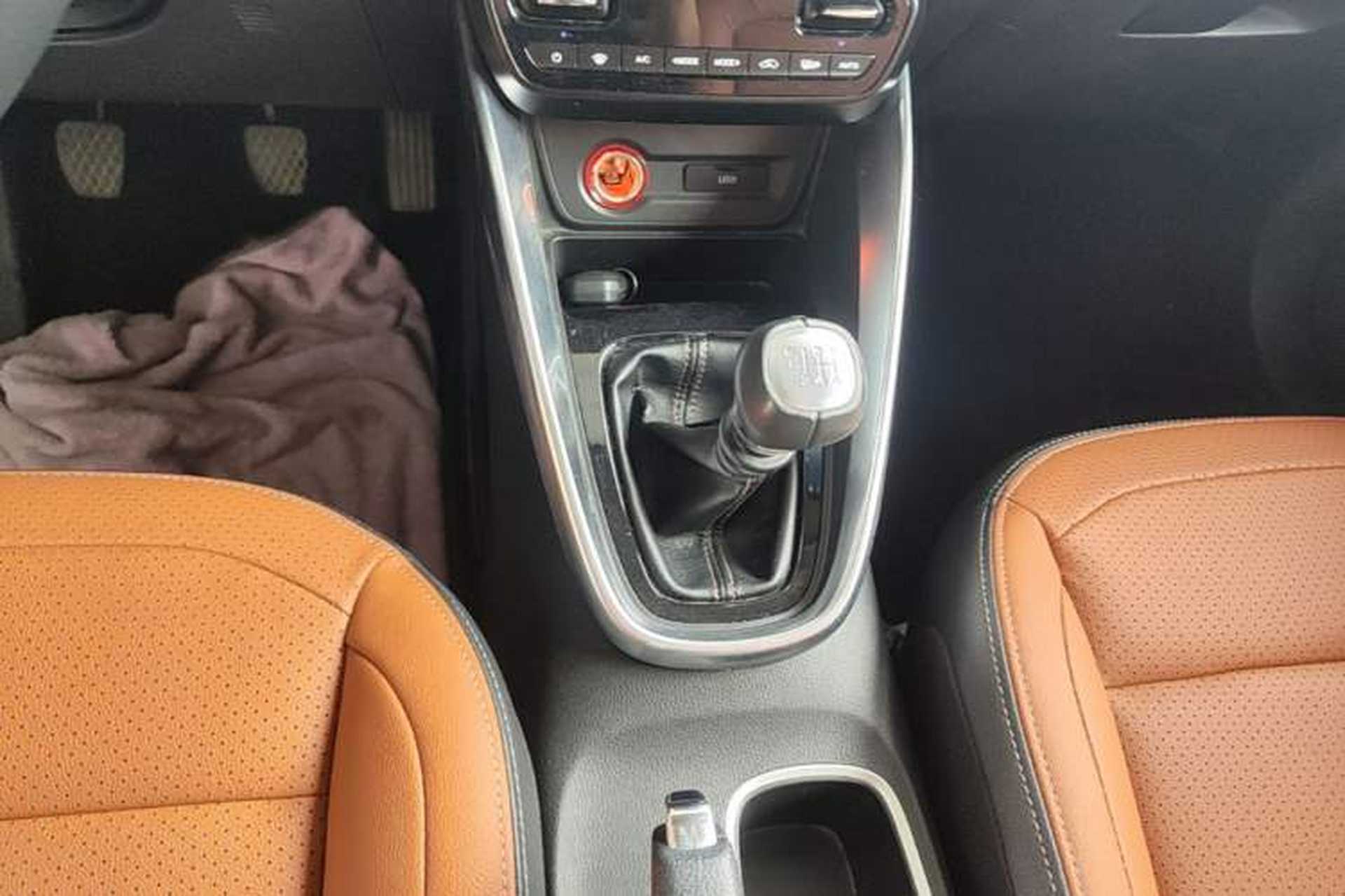 Used Baojun 510 2017 1.5L Manual Luxury Model Gear Lever