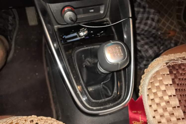 Used Baojun 510 2017 1.5L Manual Luxury Model Gear Lever