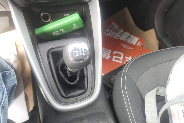 Used Baojun 510 2017 1.5L manual Comfort trim Gear Lever