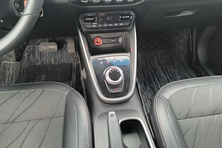 Used Baojun 510 2017 1.5L Automatic Fashion Model Gear Lever