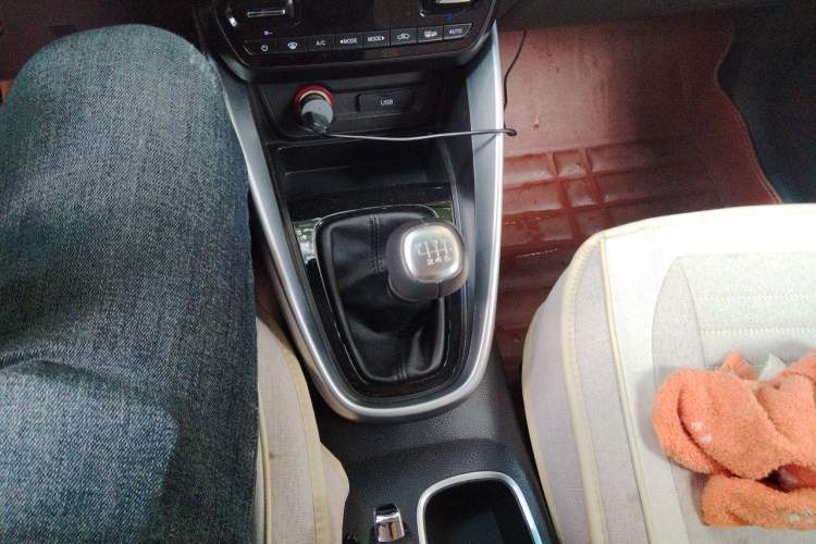 Used Baojun 510 2017 1.5L Manual Luxury Model Gear Lever