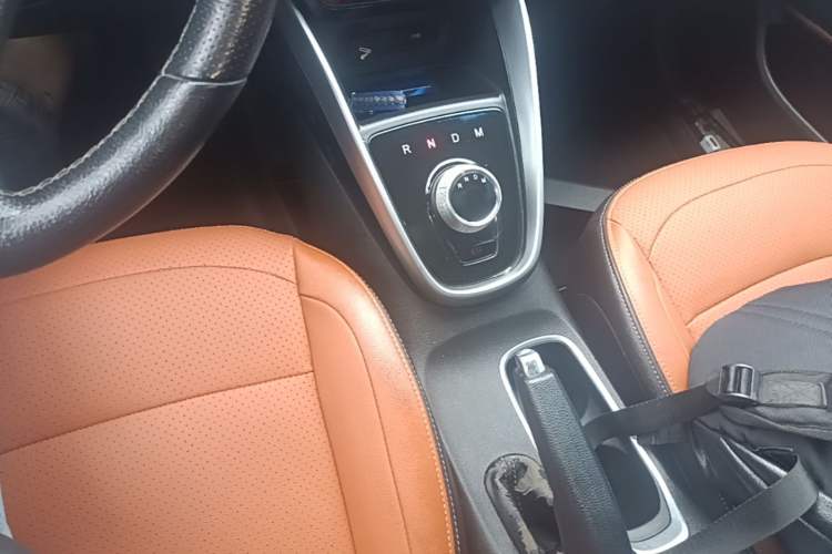 Used Baojun 510 2017 1.5L Automatic Luxury Model Gear Lever