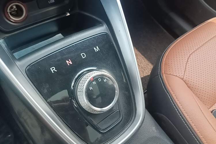 Used Baojun 510 2017 1.5L Automatic Luxury Model Gear Lever