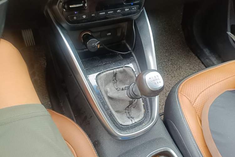 Used Baojun 510 2017 1.5L Manual Luxury Model Gear Lever