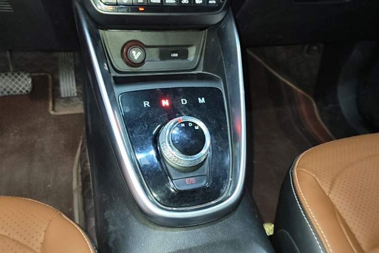 Used Baojun 510 2017 1.5L Automatic Luxury Model Gear Lever