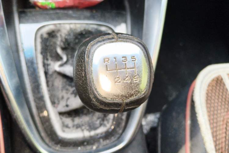 Used Baojun 510 2017 1.5L Manual Luxury Model Gear Lever
