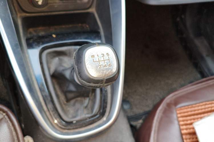 Used Baojun 510 2017 1.5L Manual Luxury Model Gear Lever