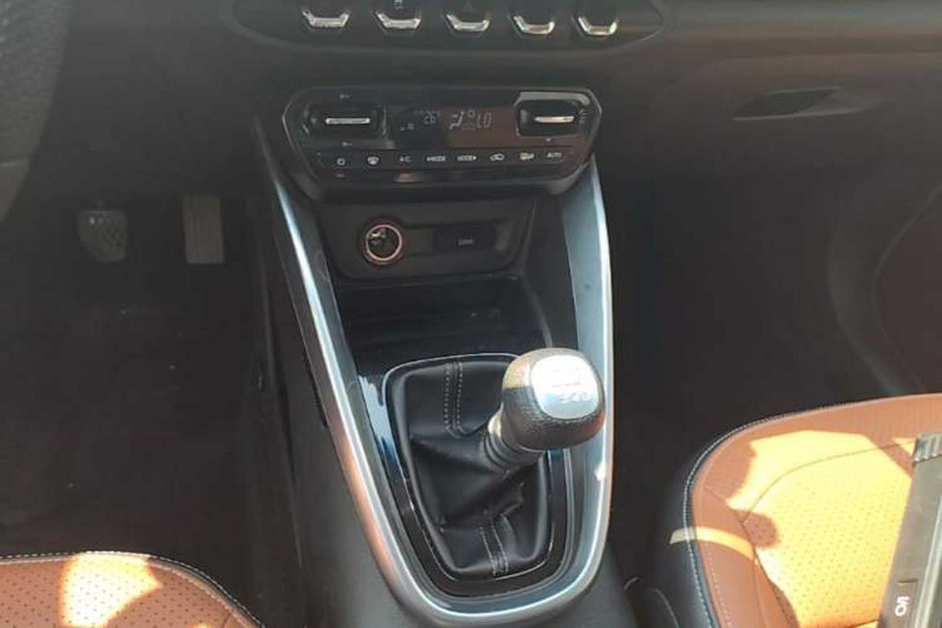 Used Baojun 510 2017 1.5L Manual Luxury Model Gear Lever
