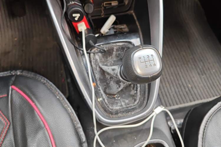 Used Baojun 510 2017 1.5L Manual Fashion Model Gear Lever