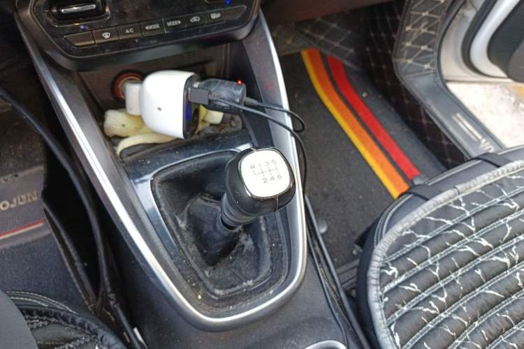 Used Baojun 510 2017 1.5L Manual Fashion Model Gear Lever