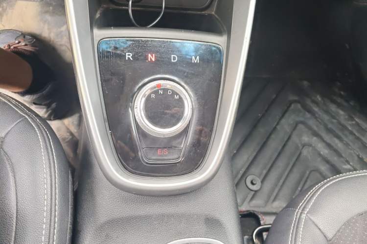 Used Baojun 510 2017 1.5L Automatic Fashion Model Gear Lever