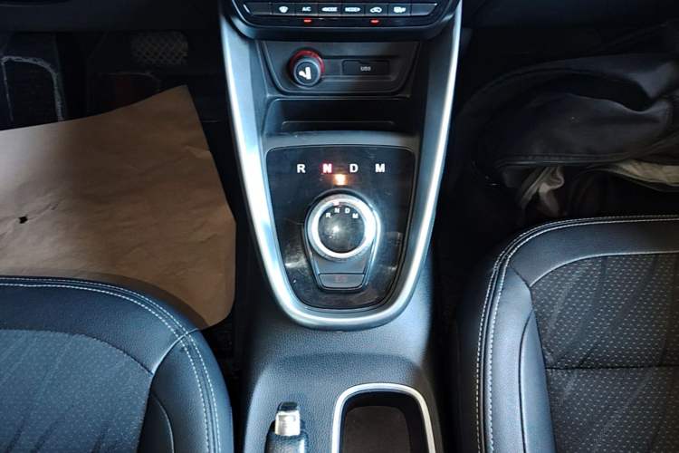 Used Baojun 510 2017 1.5L Automatic Fashion Model Gear Lever